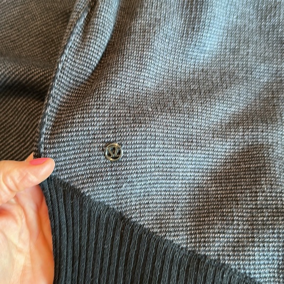 Lululemon reversible sweater - Picture 6 of 6